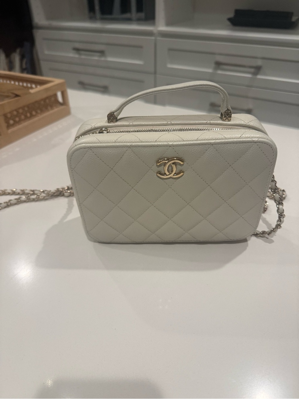 Chanel CC white zip Around Top Handle Vanity Case w/ Chain Quilted Caviar Small